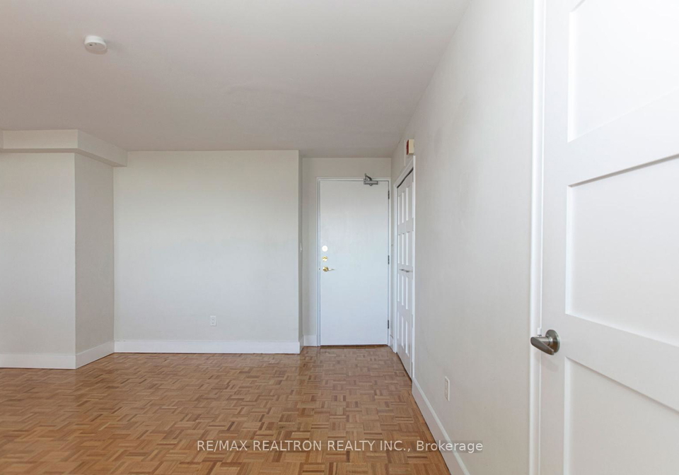 490-eglinton-avenue-e-toronto-ontario-c12609604