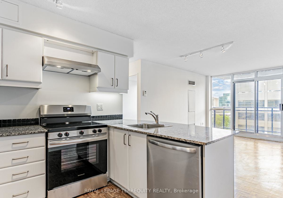 33-sheppard-avenue-e-north-york-ontario-c12609618
