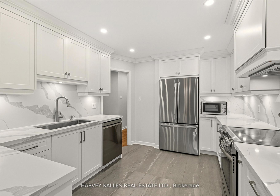18-farmstead-road-north-york-ontario-c12609676