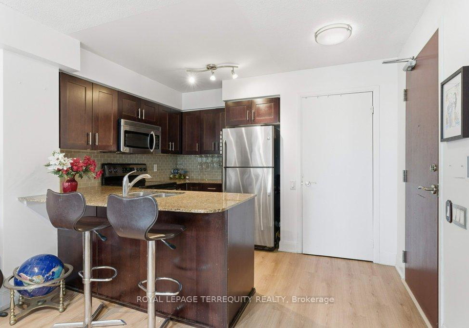 2181-yonge-street-toronto-ontario-c12610224