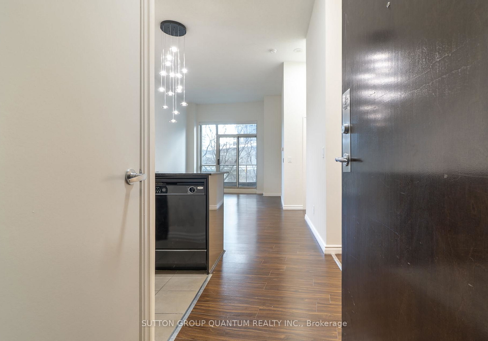 16-yonge-street-toronto-ontario-c12610638