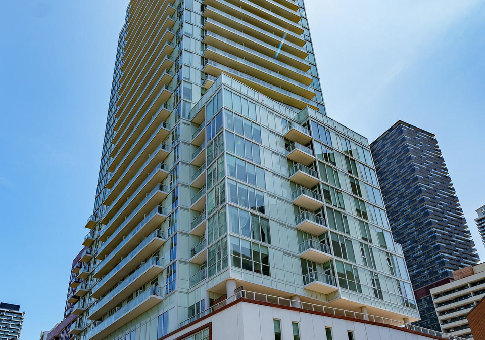33-helendale-avenue-toronto-ontario-c12611112