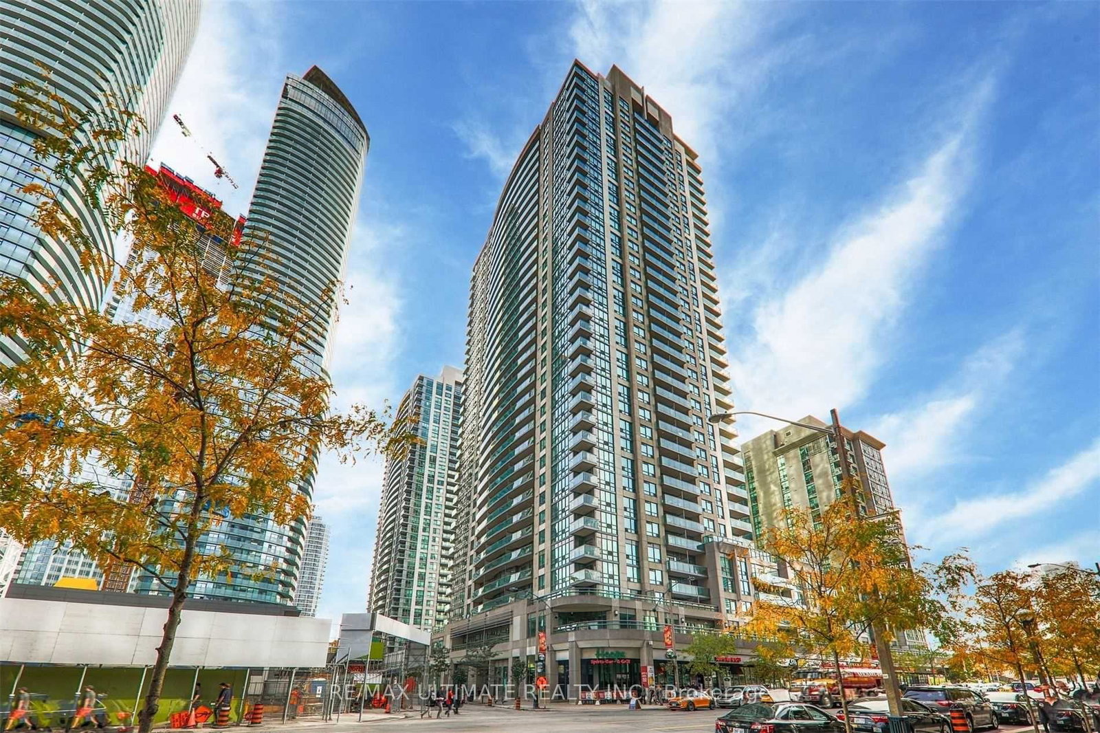 30-grand-trunk-crescent-toronto-ontario-c12611142
