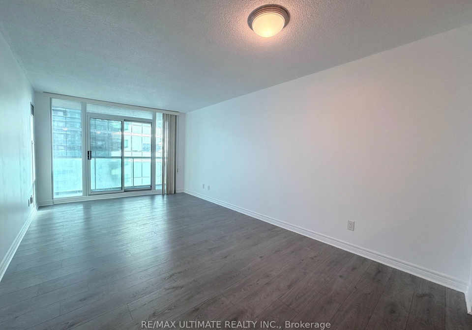 30-grand-trunk-crescent-toronto-ontario-c12611142