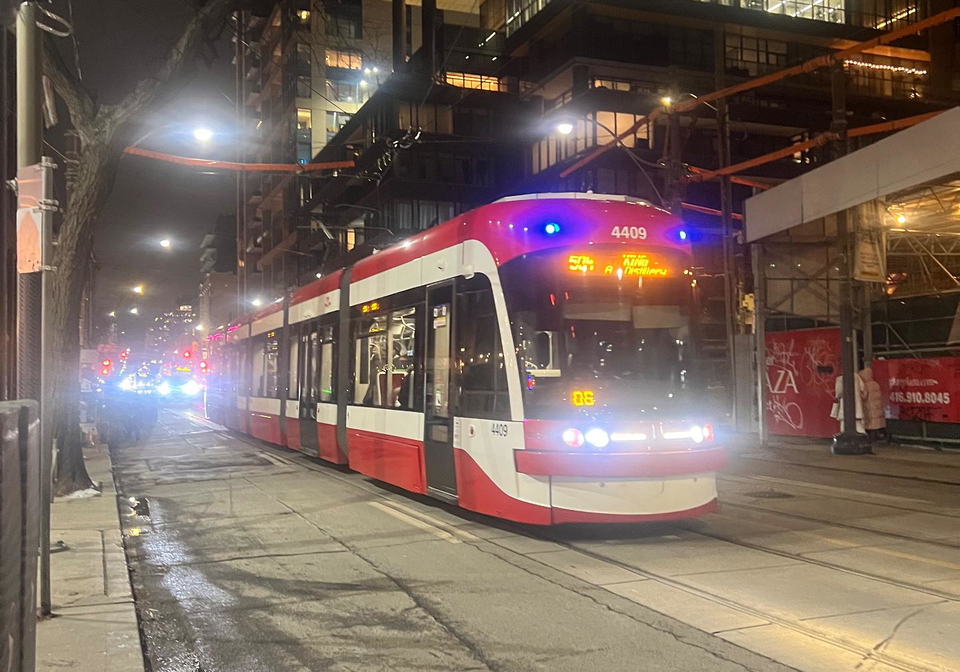 375-king-street-w-toronto-ontario-c12611434