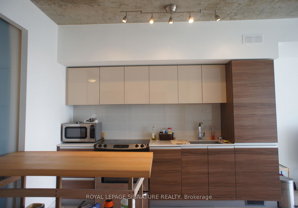 20-minowan-miikan-lane-toronto-ontario-c12612084