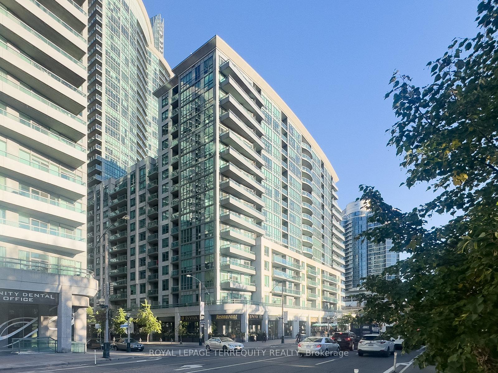 19-grand-trunk-crescent-toronto-ontario-c12612210