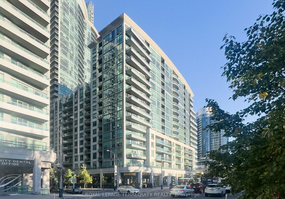 19-grand-trunk-crescent-toronto-ontario-c12612210