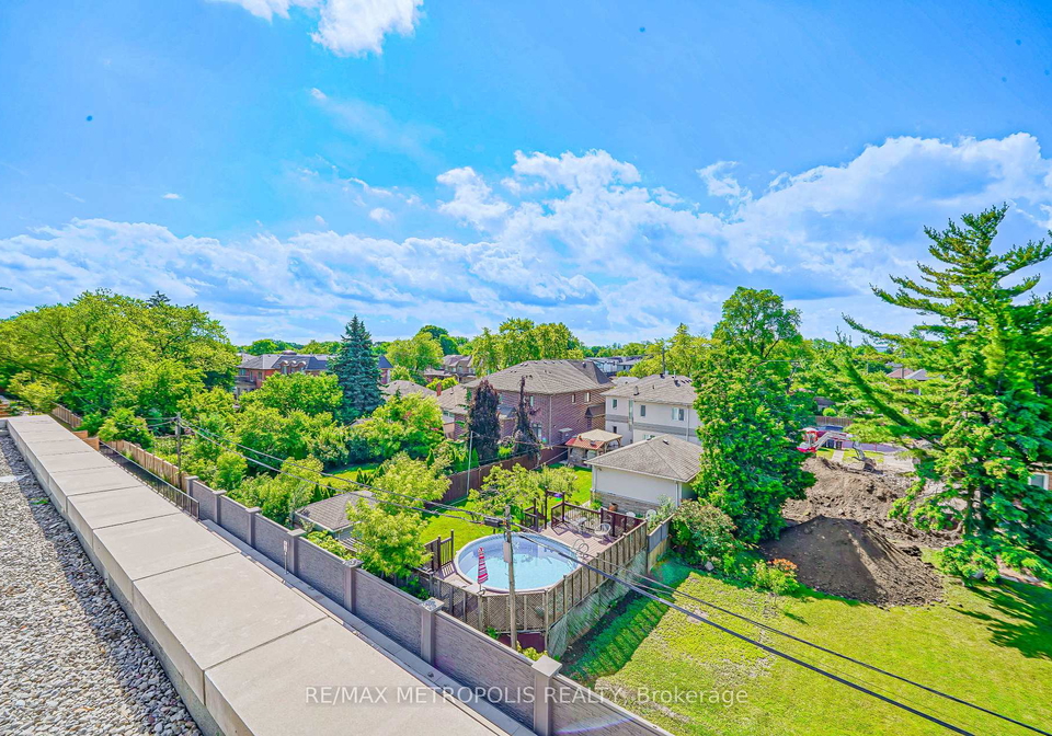 871-sheppard-avenue-w-toronto-ontario-c12612650