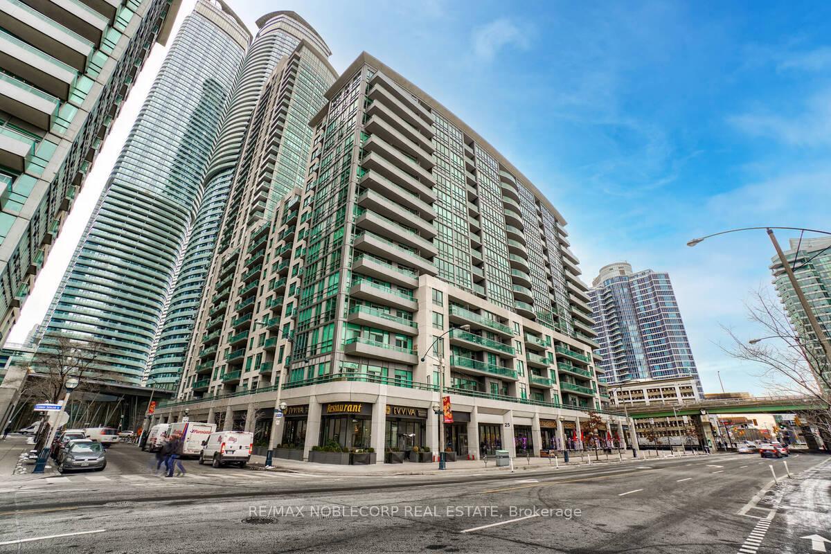 19-grand-trunk-crescent-toronto-ontario-c12613000