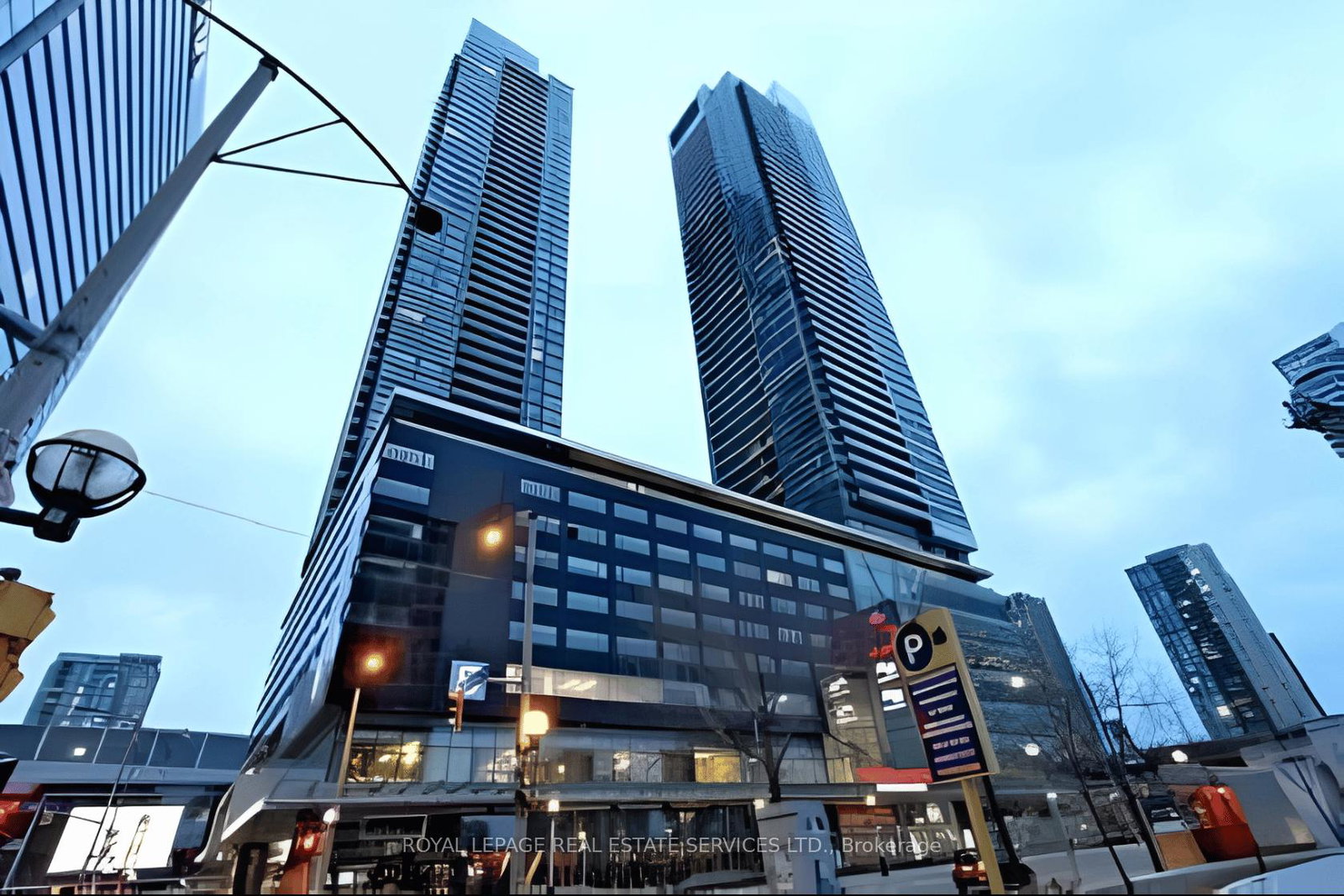 65-bremner-boulevard-toronto-ontario-c12613002