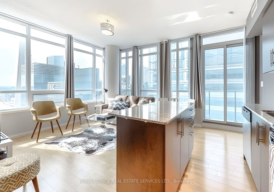 65-bremner-boulevard-toronto-ontario-c12613002