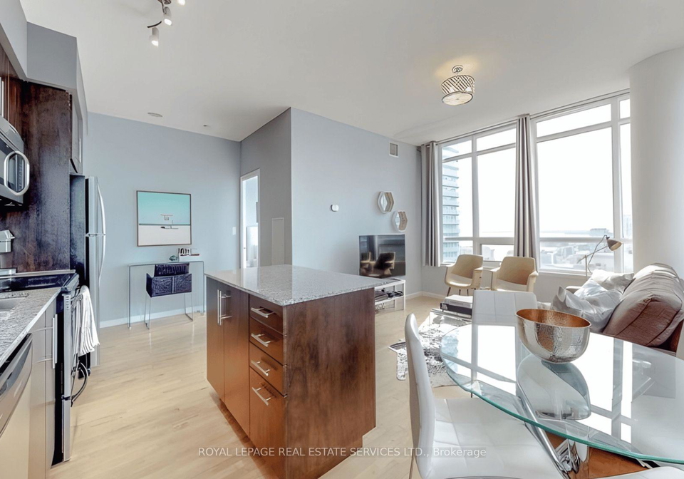 65-bremner-boulevard-toronto-ontario-c12613002