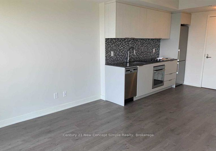 2-sonic-way-east-york-ontario-c12613182