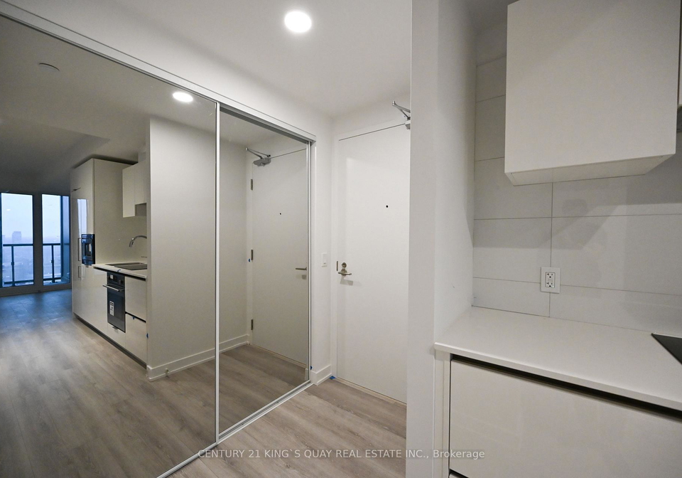 238-simcoe-street-toronto-ontario-c12613492