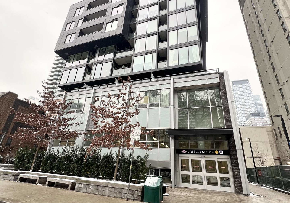 17-dundonald-street-toronto-ontario-c12613894