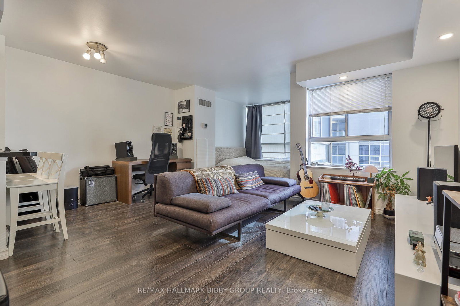 717-bay-street-toronto-ontario-c12614230