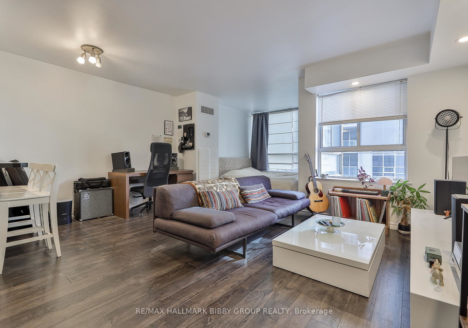 717-bay-street-toronto-ontario-c12614230
