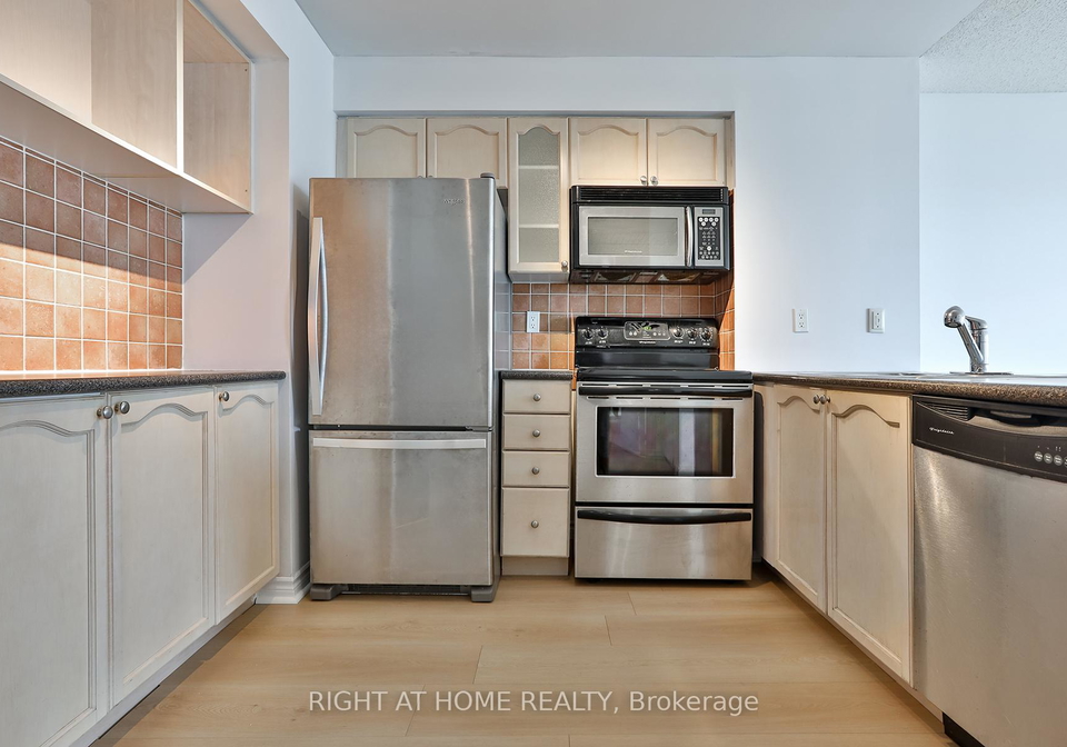 410-queens-quay-w-toronto-ontario-c12614680