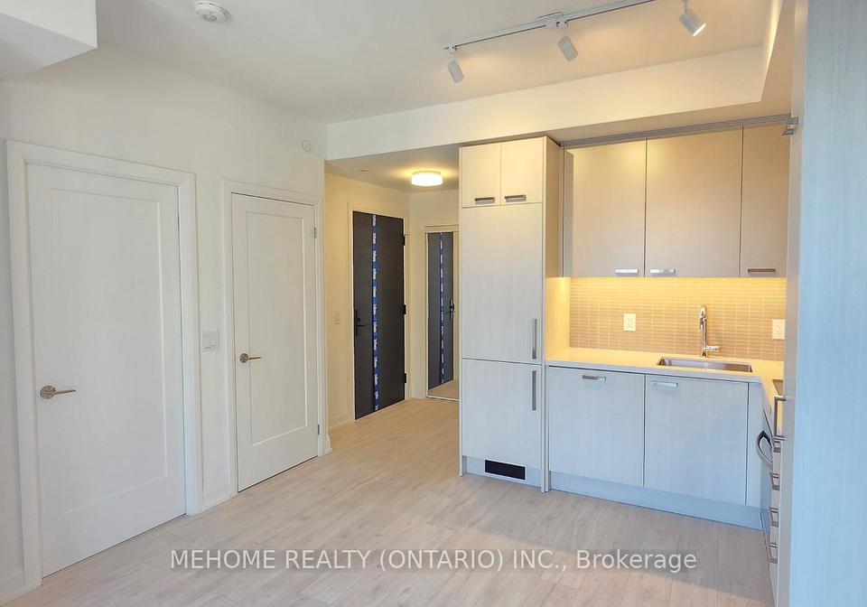 20-soudan-avenue-toronto-ontario-c12614926