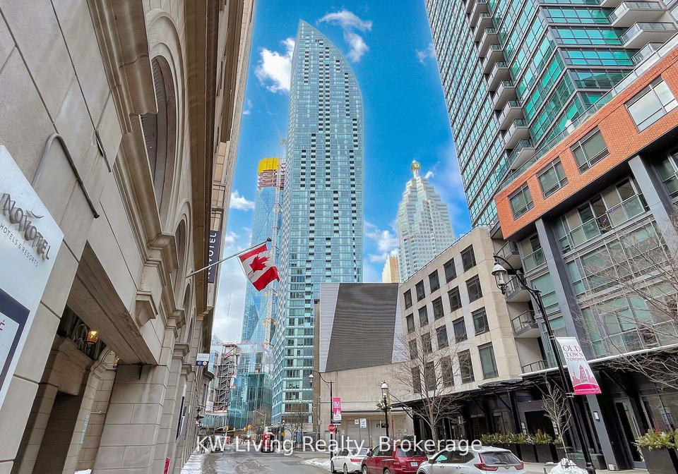 8-the-esplanade-toronto-ontario-c12615386