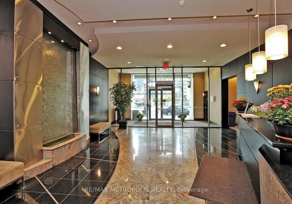 30-grand-trunk-crescent-toronto-ontario-c12615466