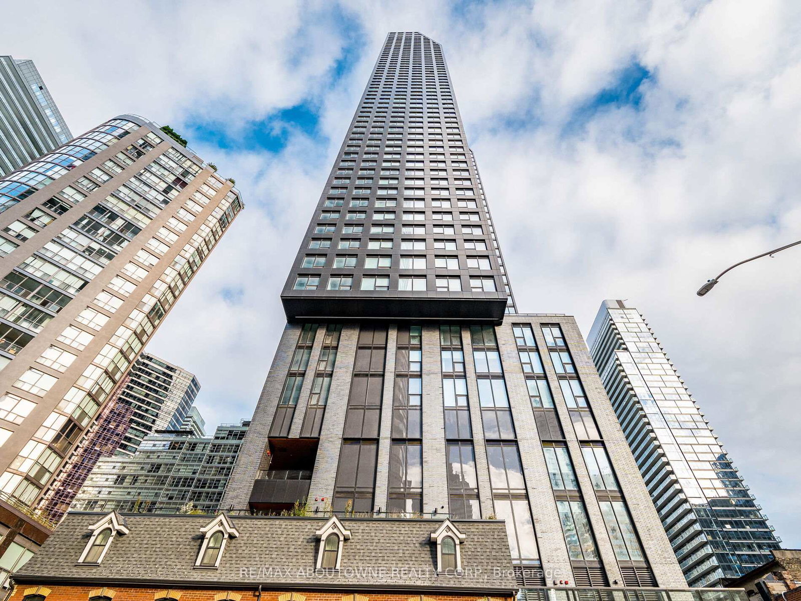 8-wellesley-street-w-toronto-ontario-c12616264