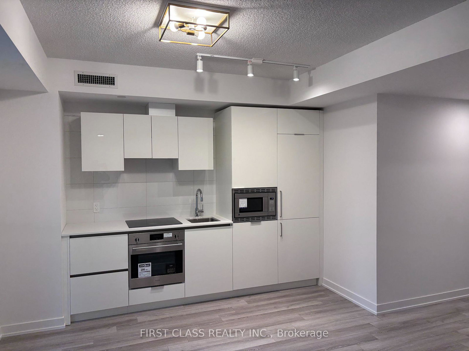 238-simcoe-street-toronto-ontario-c12616316