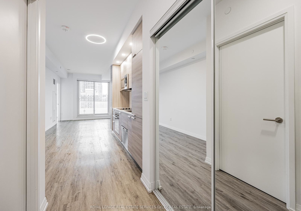 75-canterbury-place-toronto-ontario-c12616520