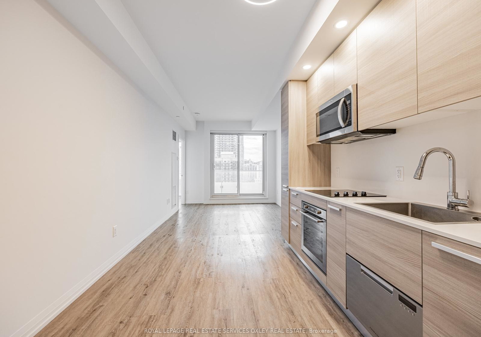 75-canterbury-place-toronto-ontario-c12616520