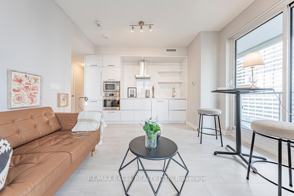 2221-yonge-street-toronto-ontario-c12616686