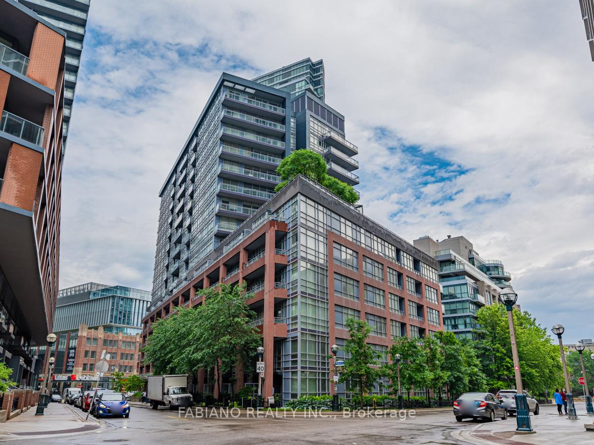 15-bruyeres-mews-toronto-ontario-c12617000