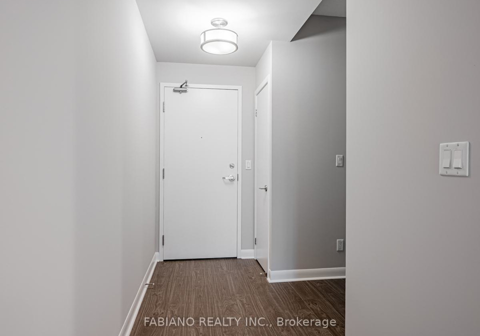 15-bruyeres-mews-toronto-ontario-c12617000
