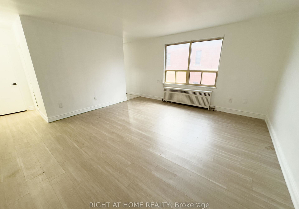 896-eglinton-avenue-e-east-york-ontario-c12617020