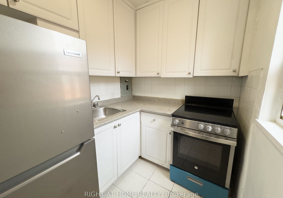896-eglinton-avenue-e-east-york-ontario-c12617020
