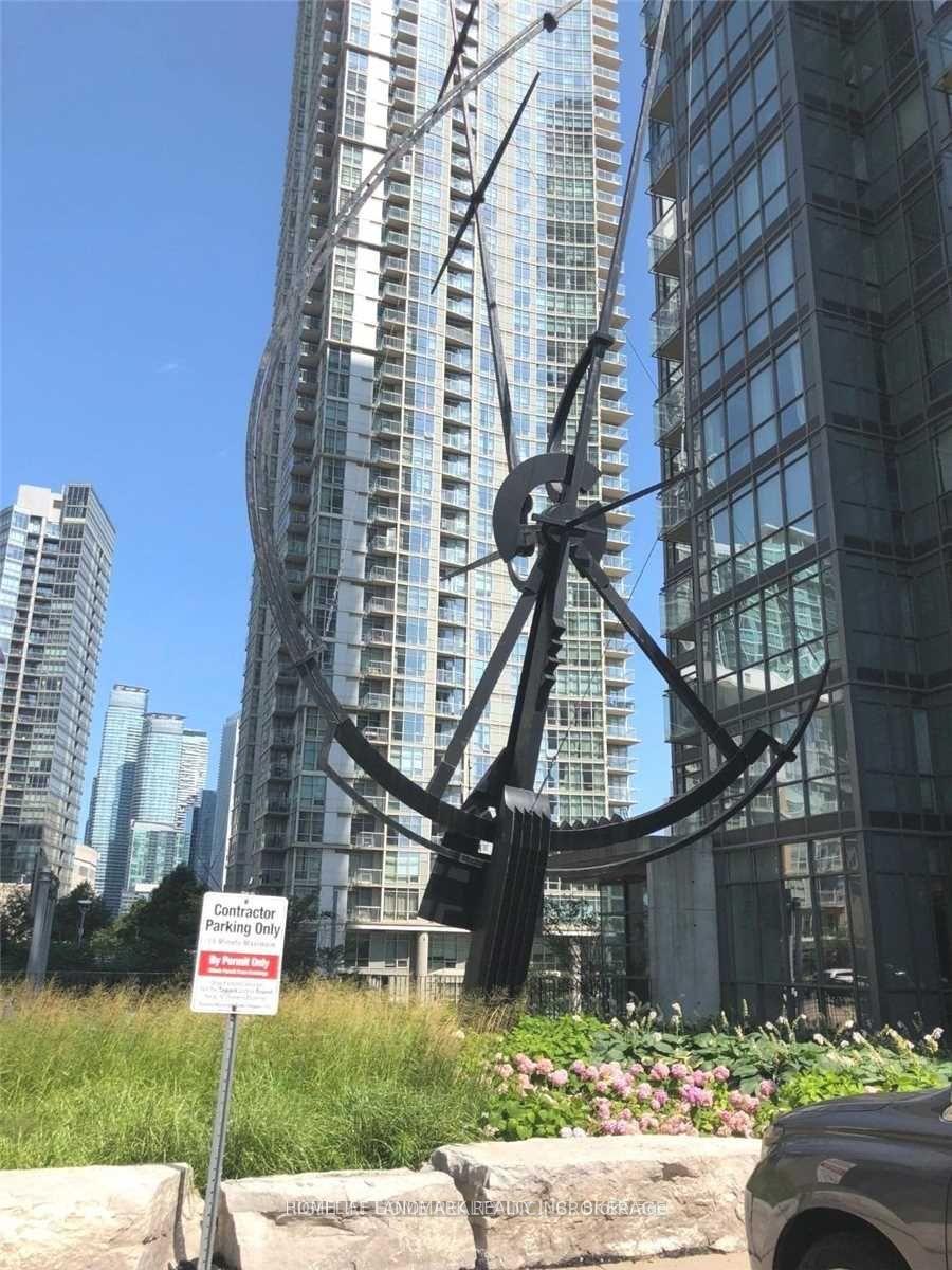 15-fort-york-boulevard-toronto-ontario-c12617386