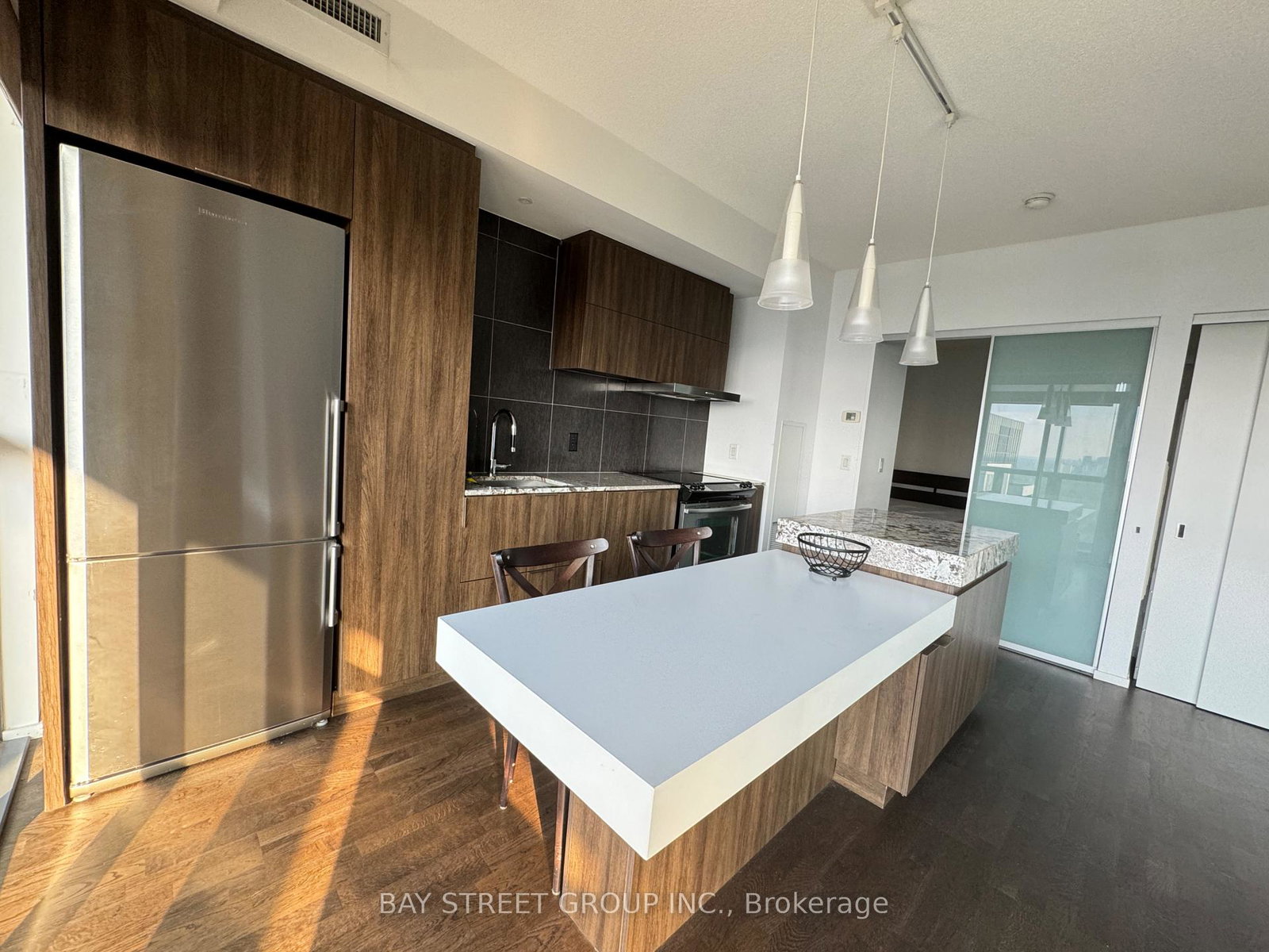 101-charles-street-e-toronto-ontario-c12627038