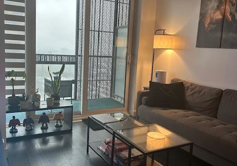 8-eglinton-avenue-e-toronto-ontario-c12627324