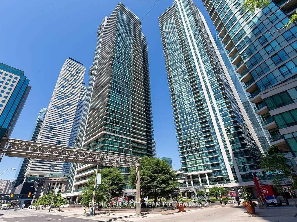 33-bay-street-toronto-ontario-c12627400