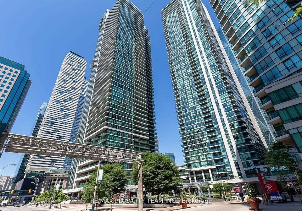 33-bay-street-toronto-ontario-c12627400