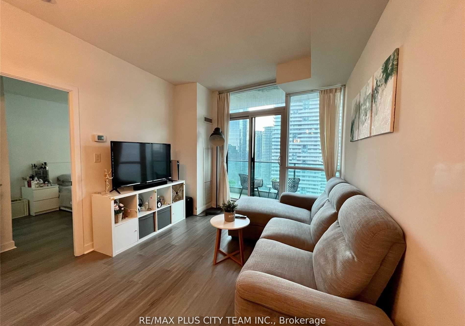 33-bay-street-toronto-ontario-c12627400