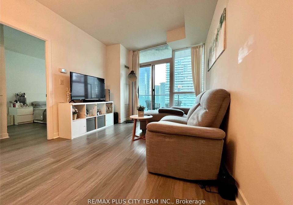 33-bay-street-toronto-ontario-c12627400