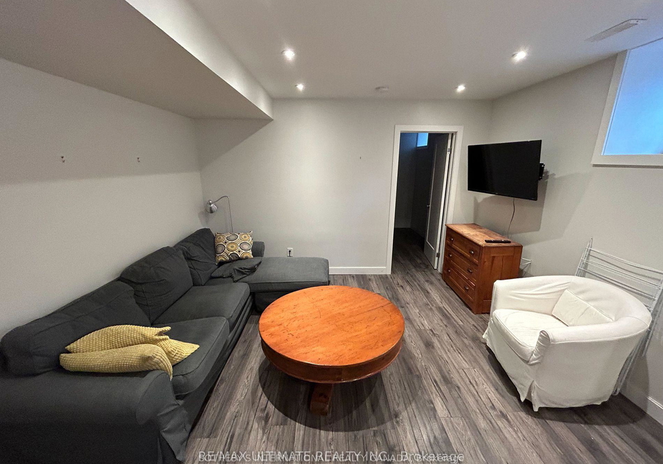 15-castlefield-avenue-toronto-ontario-c12627446