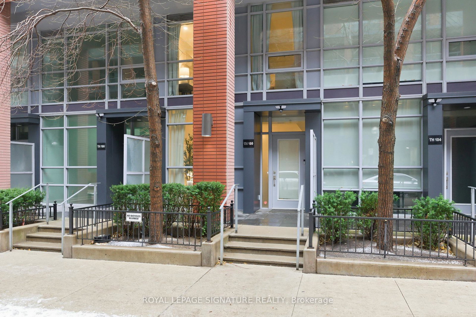 15-bruyeres-mews-toronto-ontario-c12627850