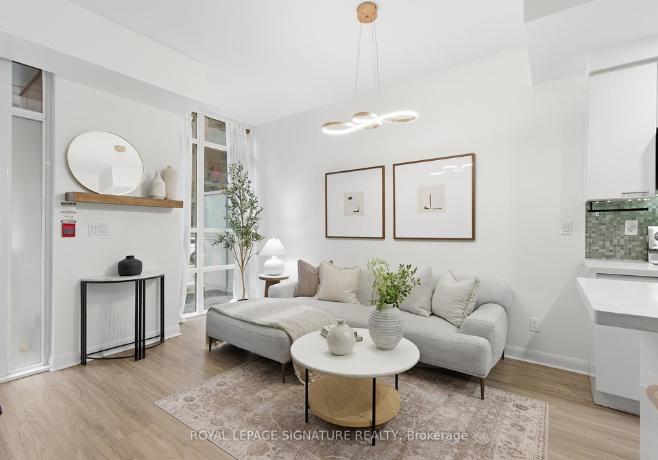 15-bruyeres-mews-toronto-ontario-c12627850