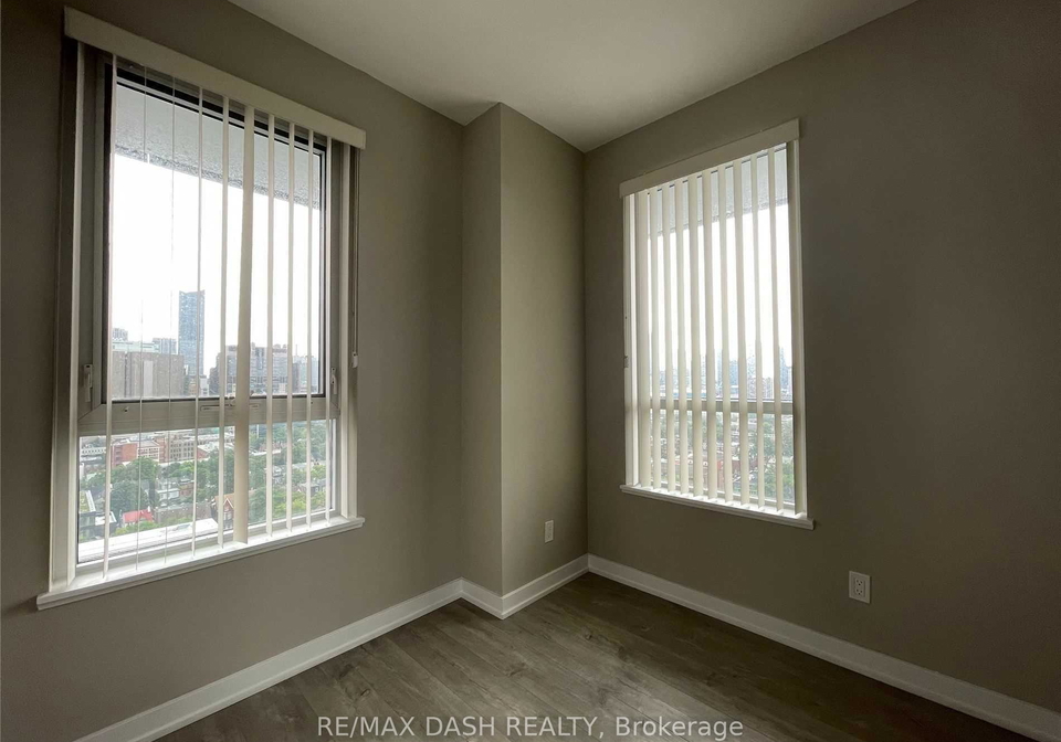 181-huron-street-toronto-ontario-c12628032