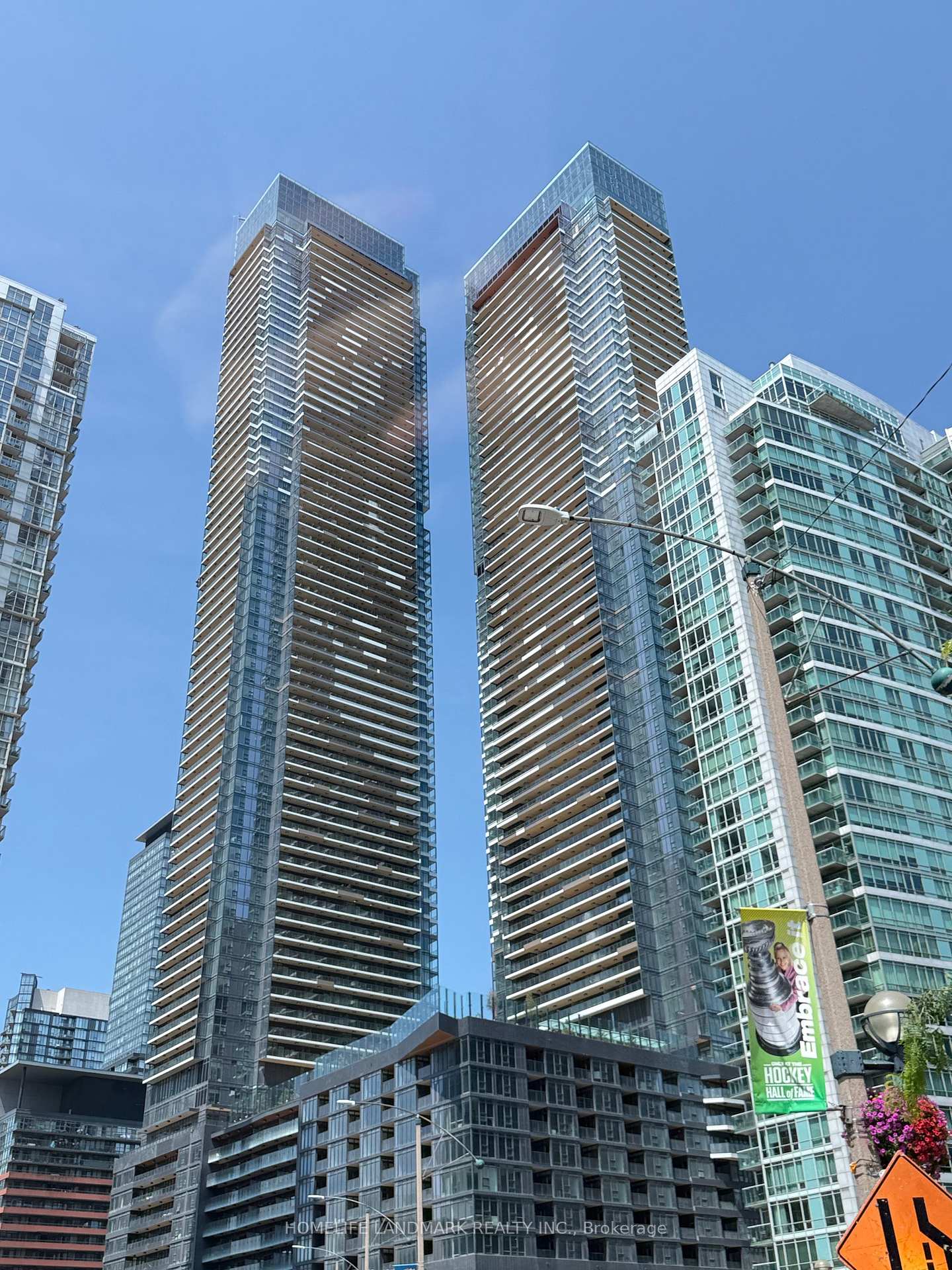 1-concord-cityplace-way-toronto-ontario-c12628126