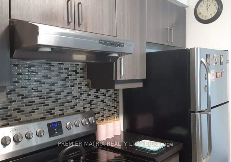 10-yonge-street-toronto-ontario-c12628616