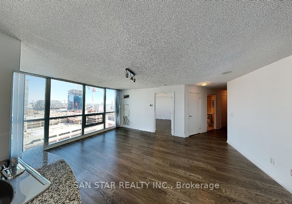 16-yonge-street-toronto-ontario-c12628848