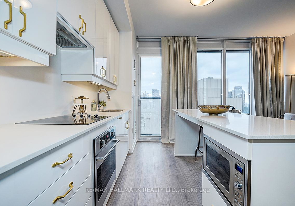 426-university-avenue-toronto-ontario-c12629034